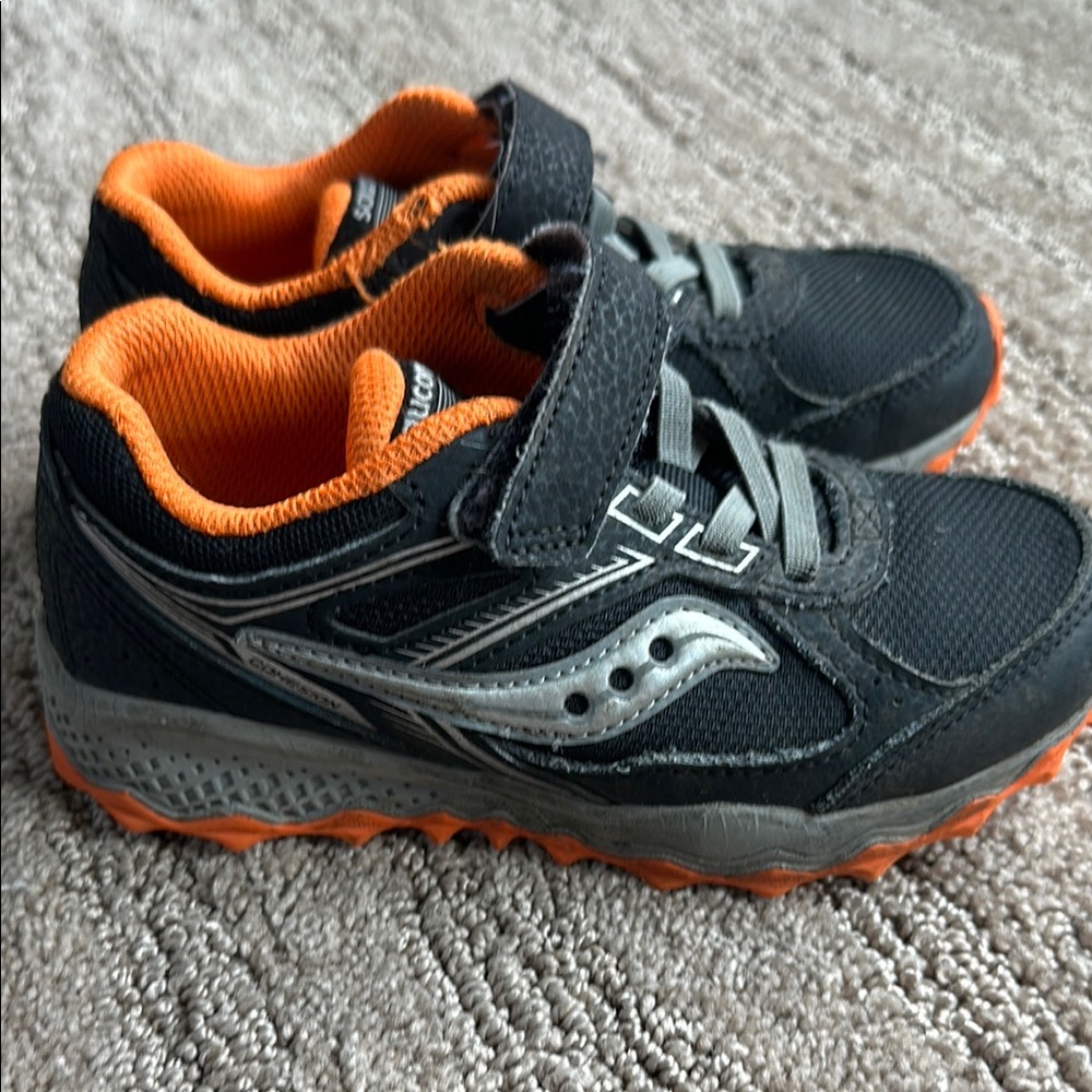 Saucony Black and Orange Sneakers for Athletic Performance
